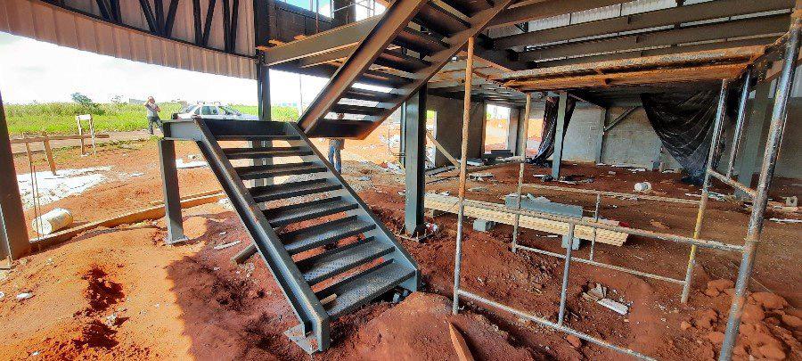 Fabricação e Montagem de Mezanino metalico