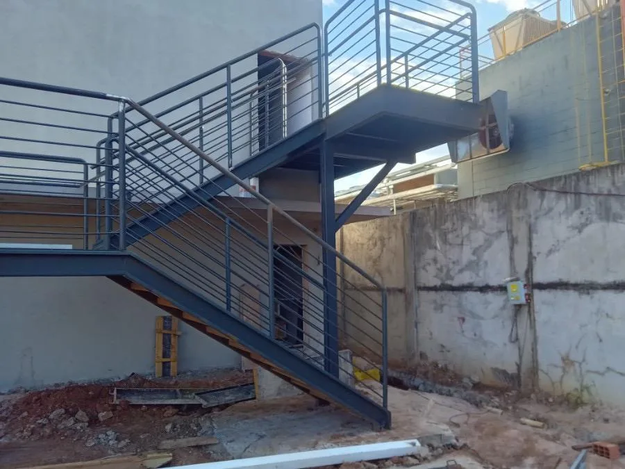 escadas metálicas e flexibilidade de projeto