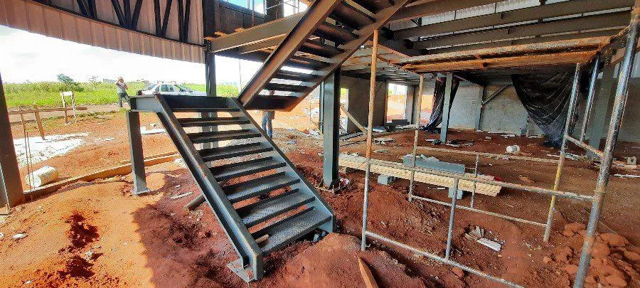 orçamento para escadas metálicas